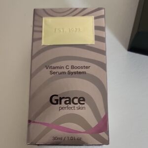 New Grace Perfect Skin Vitamin C Booster Serum - Silver and Purple